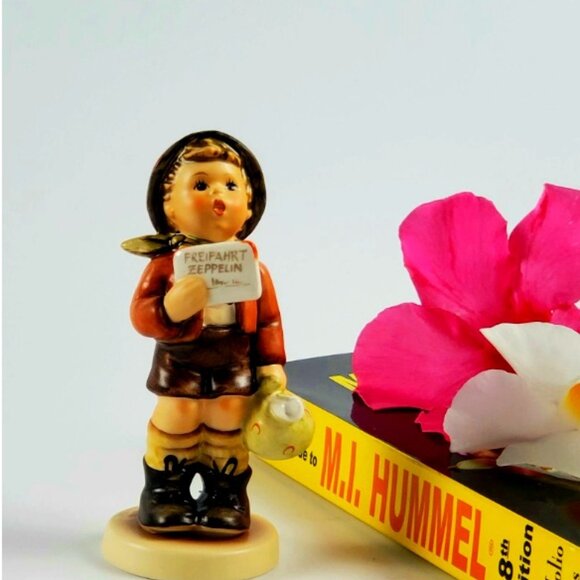 Hummel Figurine - TMK 7- A Free Flight - First Issue 1993- Number 569
